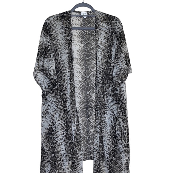 Anthropologie By Together Sz Small Black & White Snake Skin Print Long Cover Up - Picture 2 of 7